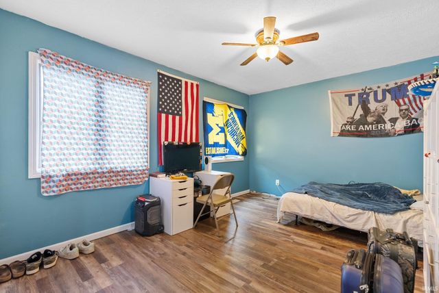 6907 E South Barbee Drive, Pierceton, IN 46562