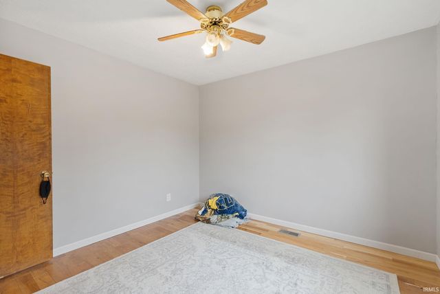 6907 E South Barbee Drive, Pierceton, IN 46562