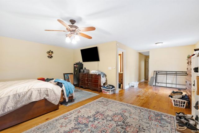 6907 E South Barbee Drive, Pierceton, IN 46562