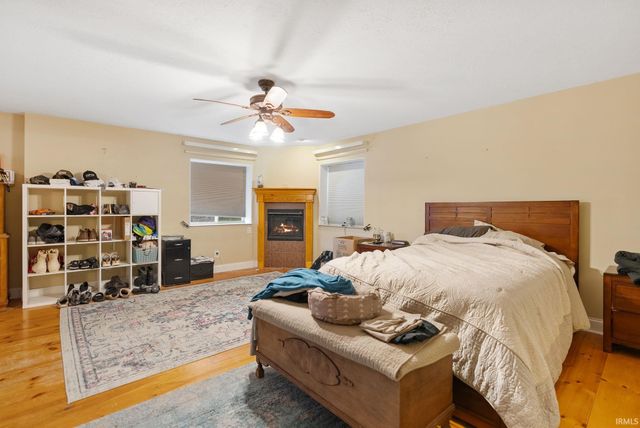 6907 E South Barbee Drive, Pierceton, IN 46562