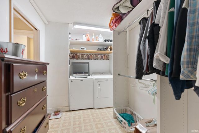 6907 E South Barbee Drive, Pierceton, IN 46562