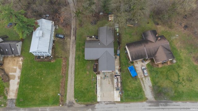 6907 E South Barbee Drive, Pierceton, IN 46562