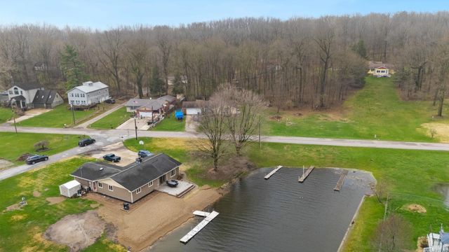 6907 E South Barbee Drive, Pierceton, IN 46562