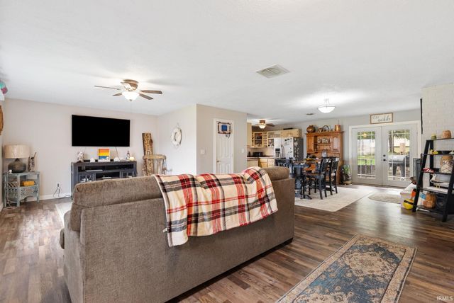 6907 E South Barbee Drive, Pierceton, IN 46562