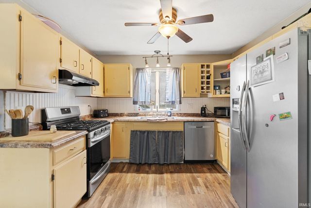 6907 E South Barbee Drive, Pierceton, IN 46562