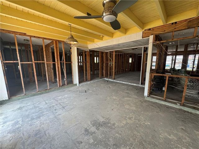 139 Ibis ST, Fort Myers Beach, FL 33931
