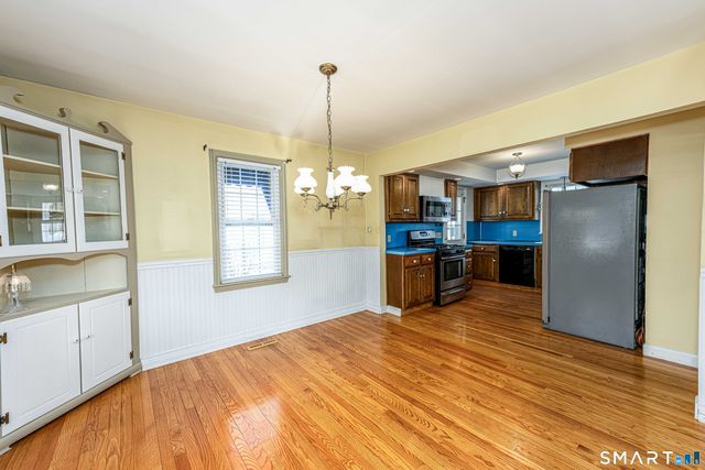 45 Westview Street, Hamden, CT 06514