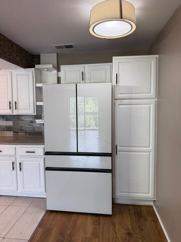 6700 S Brainard Avenue 411, Countryside, IL 60525