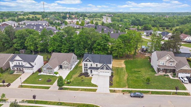 10537 Vista View Dr, Louisville, KY 40291