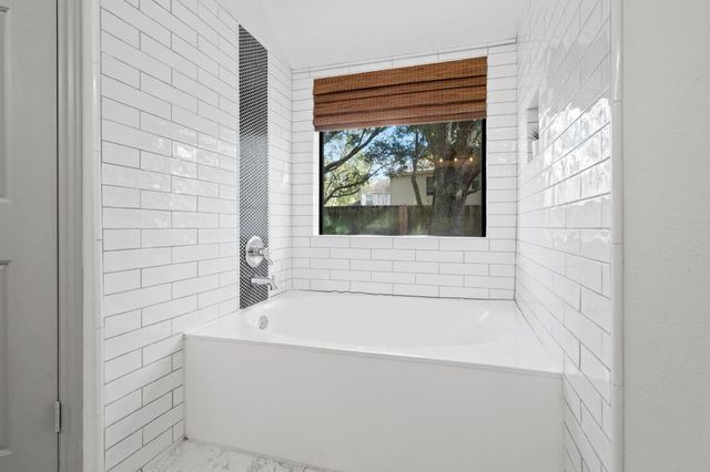 1914 Fir Tree Drive, League City, TX 77573