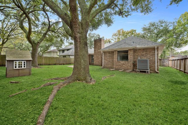 1914 Fir Tree Drive, League City, TX 77573