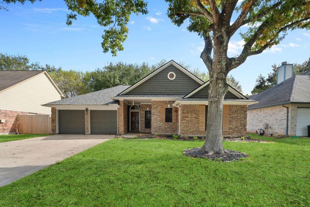 1914 Fir Tree Drive, League City, TX 77573