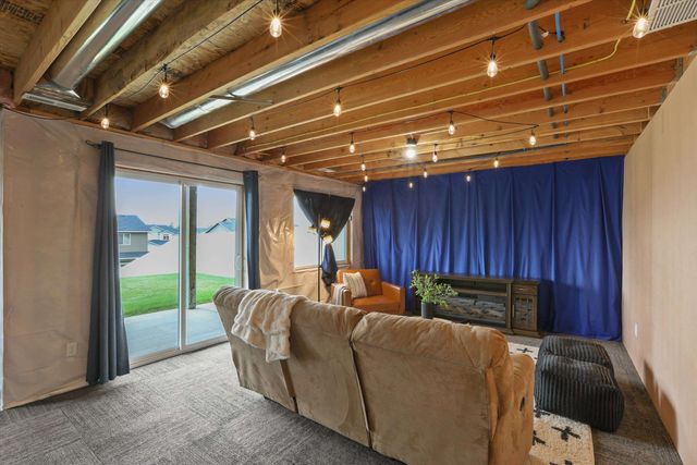 8587 N James Dr, Spokane, WA 99208