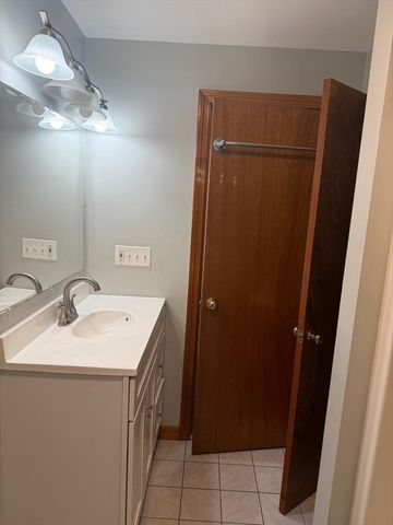 61 Tracey St 2, Peabody, MA 01960