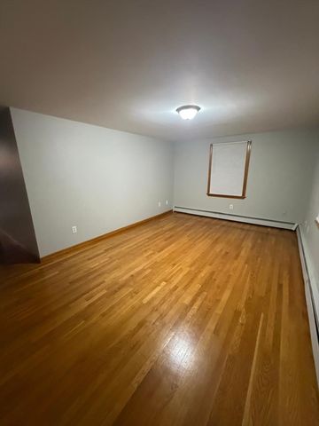 61 Tracey St 2, Peabody, MA 01960