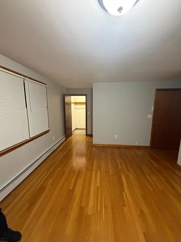 61 Tracey St 2, Peabody, MA 01960