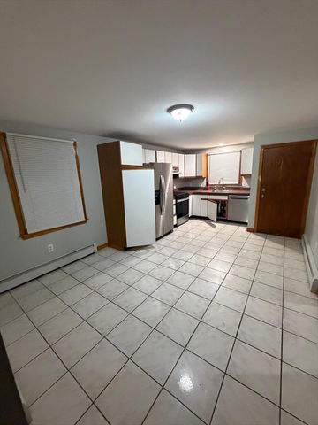 61 Tracey St 2, Peabody, MA 01960