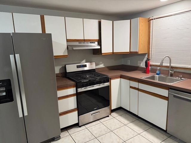 61 Tracey St 2, Peabody, MA 01960