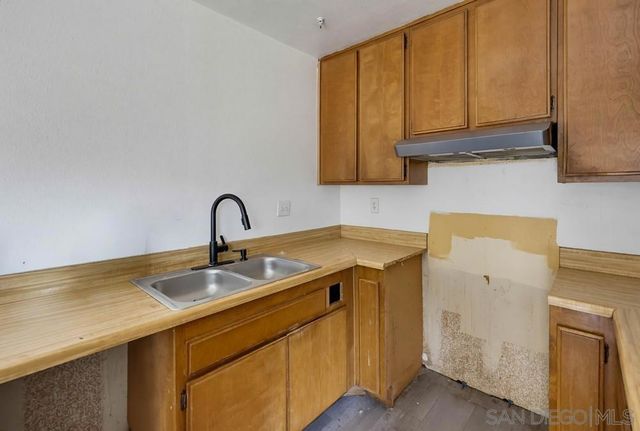 1761 Hollister St 32, San Diego, CA 92154