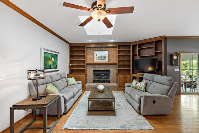 1705 Ravin Nest Court, Crown Point, IN 46307