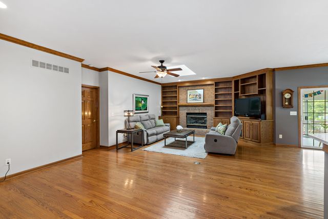 1705 Ravin Nest Court, Crown Point, IN 46307