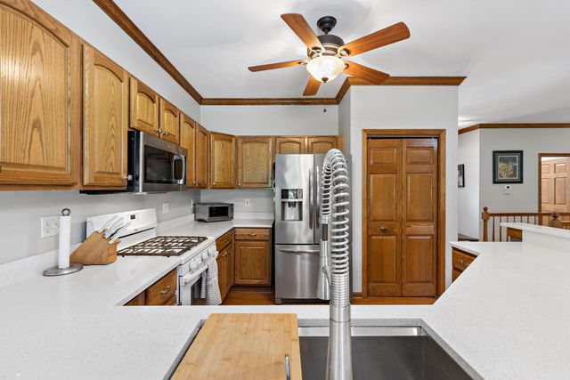 1705 Ravin Nest Court, Crown Point, IN 46307
