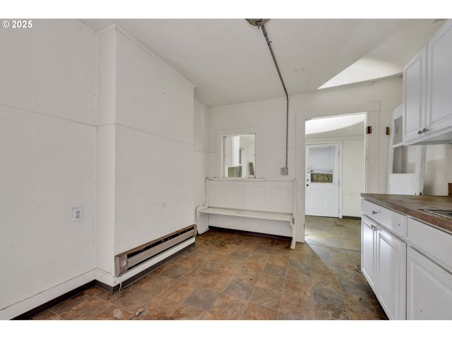 168 N CLEVELAND St, Eugene, OR 97402