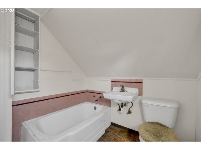 168 N CLEVELAND St, Eugene, OR 97402