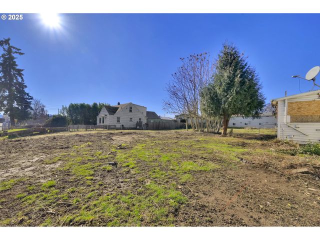 168 N CLEVELAND St, Eugene, OR 97402