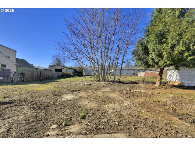 168 N CLEVELAND St, Eugene, OR 97402