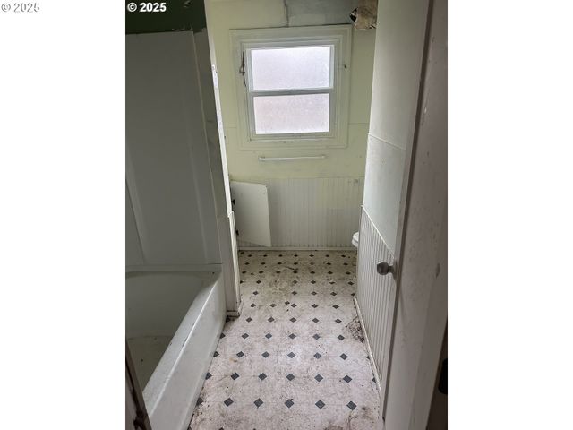 168 N CLEVELAND St, Eugene, OR 97402