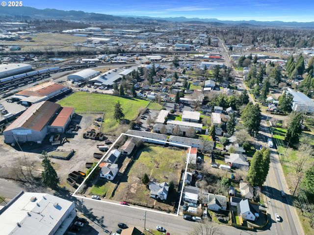 168 N CLEVELAND St, Eugene, OR 97402