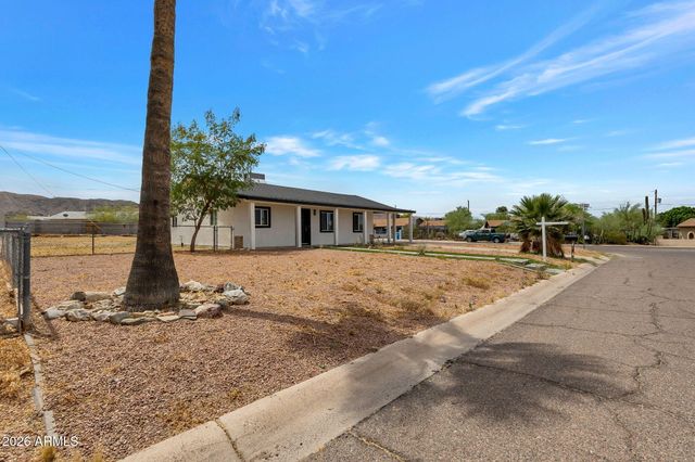 219 W PASEO Way, Phoenix, AZ 85041