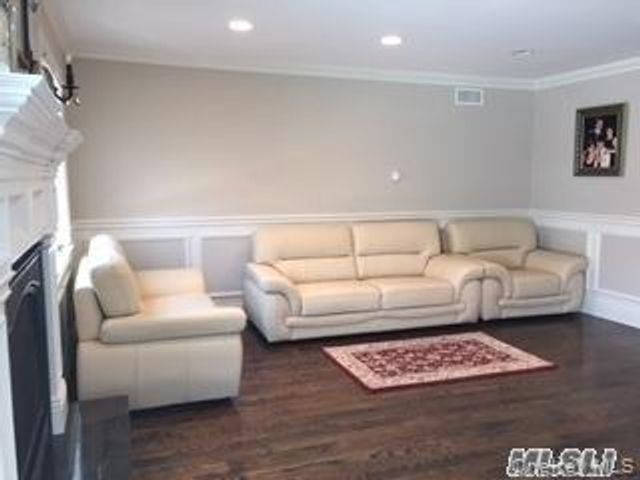 48-15 Overbrook Street, Douglaston, NY 11362