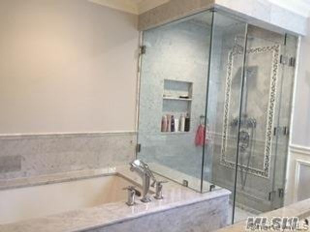 48-15 Overbrook Street, Douglaston, NY 11362