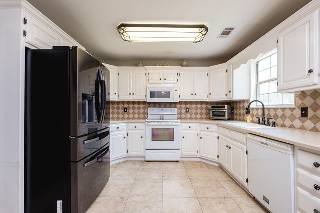 12601 Misty Creek Drive, Little Rock, AR 72211