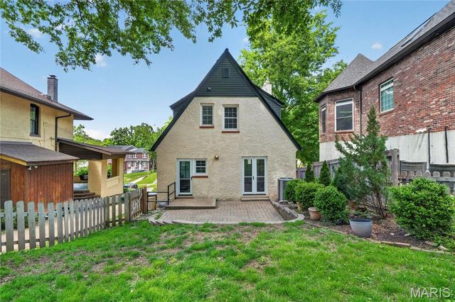 7326 Arlington Drive, Richmond Heights, MO 63117