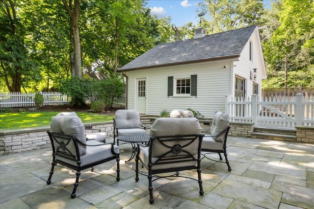 464 Oakwood Avenue, Lake Forest, IL 60045