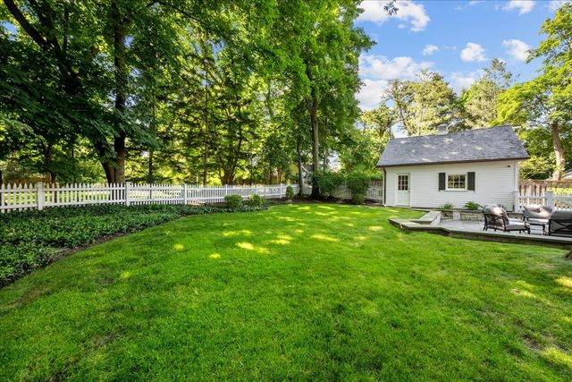 464 Oakwood Avenue, Lake Forest, IL 60045