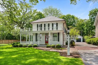 464 Oakwood Avenue, Lake Forest, IL 60045