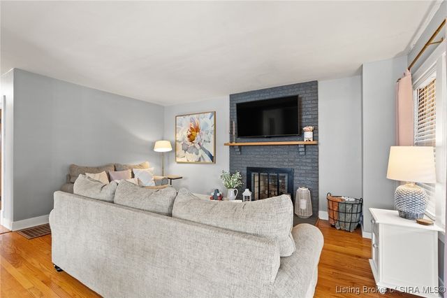 117 Allhands Avenue, Sellersburg, IN 47172