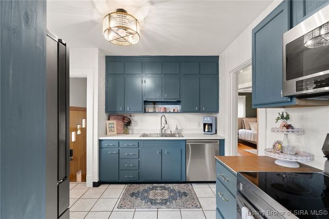 117 Allhands Avenue, Sellersburg, IN 47172