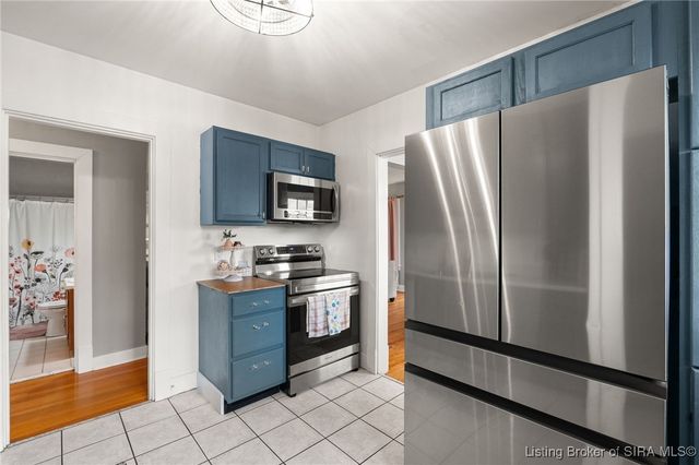 117 Allhands Avenue, Sellersburg, IN 47172