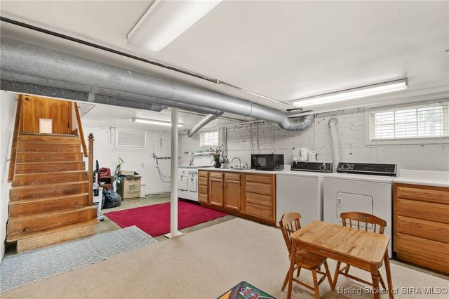 117 Allhands Avenue, Sellersburg, IN 47172