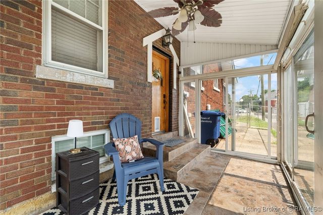 117 Allhands Avenue, Sellersburg, IN 47172