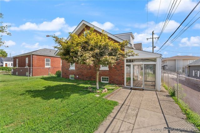 117 Allhands Avenue, Sellersburg, IN 47172