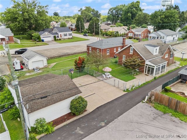 117 Allhands Avenue, Sellersburg, IN 47172