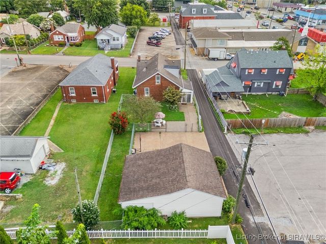 117 Allhands Avenue, Sellersburg, IN 47172