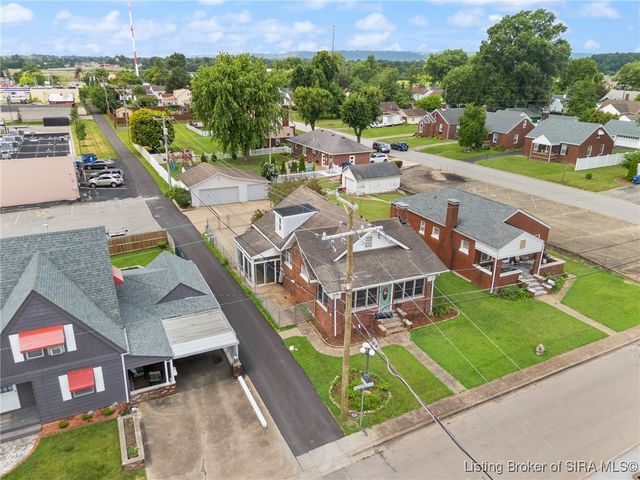 117 Allhands Avenue, Sellersburg, IN 47172