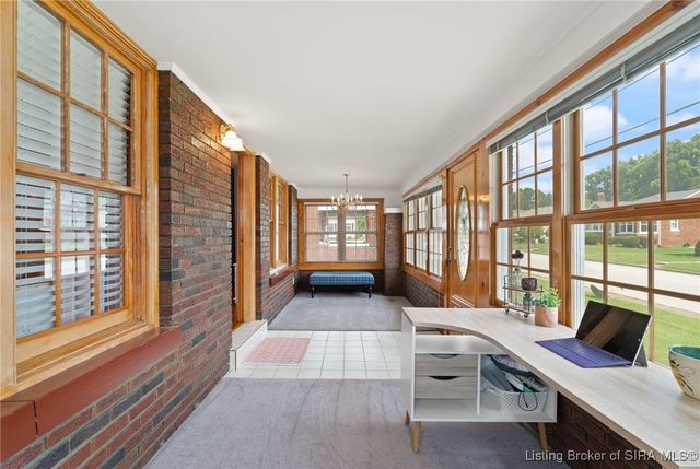 117 Allhands Avenue, Sellersburg, IN 47172